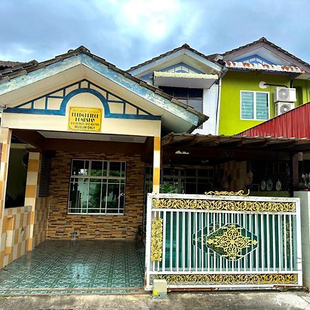 Wan Homestay Kulim Hi-Tech Utk Msliim Shj מראה חיצוני תמונה